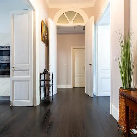 Carre D'or, Superbe Sur Jardin, Elegant Et Ensoleille Daire Nice