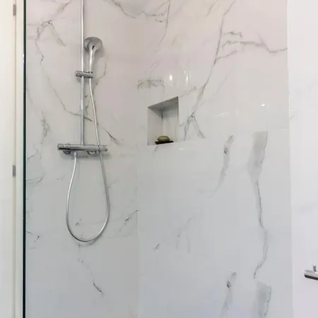 Daire Carre D'or, Superbe Sur Jardin, Elegant Et Ensoleille