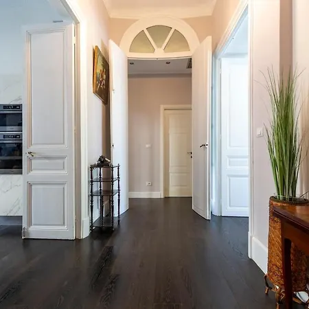 Carre D'or, Superbe Sur Jardin, Elegant Et Ensoleille