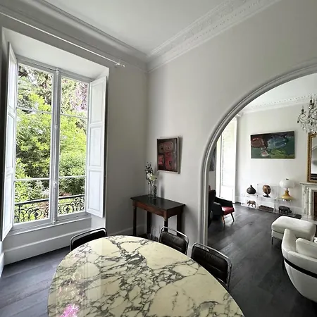 Carre D'or, Superbe Sur Jardin, Elegant Et Ensoleille * نيس